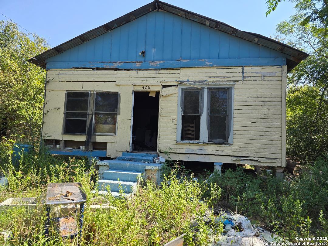 426 4th Rockdale TX 76567