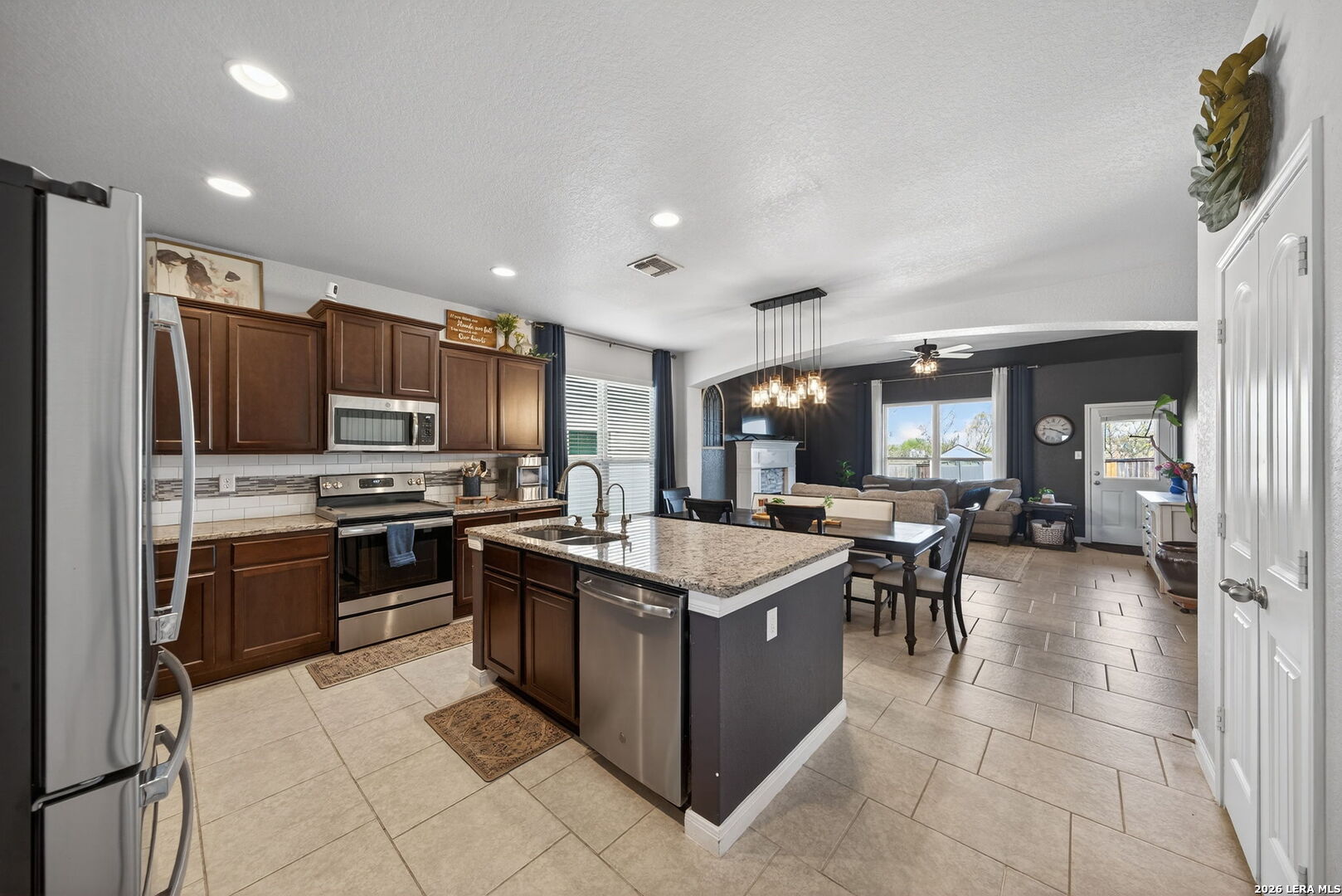 10319 Barbeque Bay Converse TX 78109