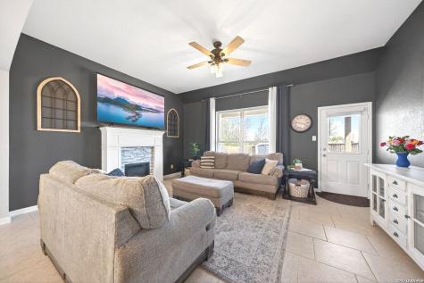 10319 Barbeque Bay Converse TX 78109