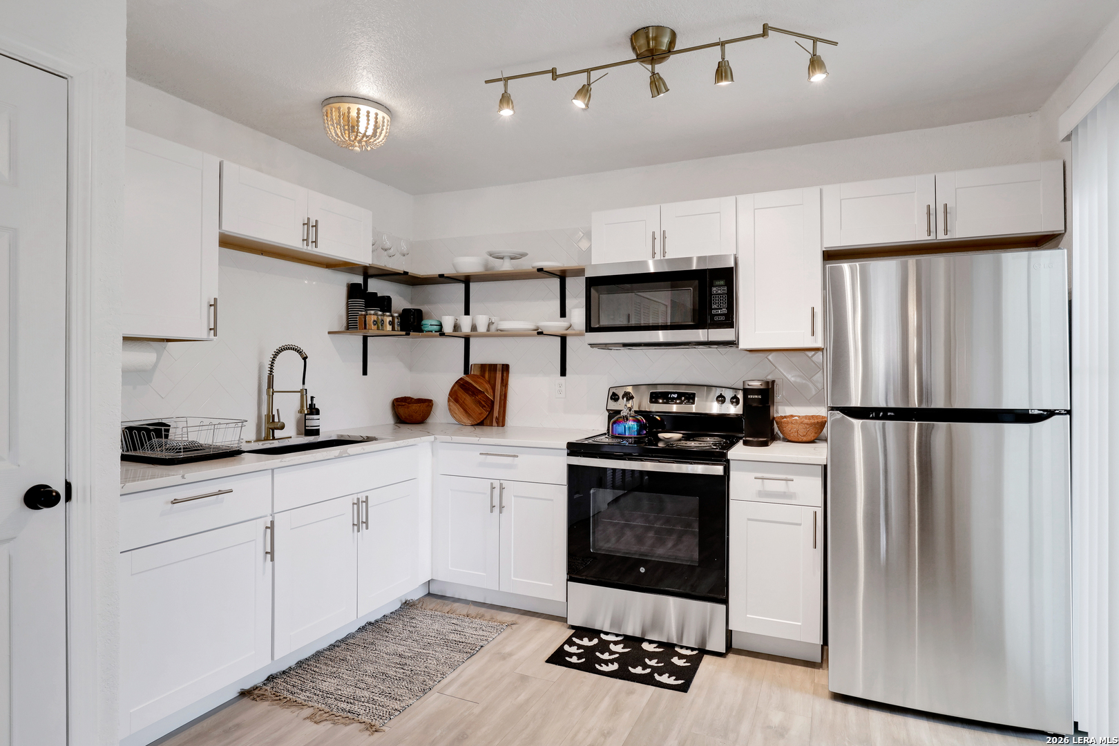 835 S Brownleaf San Antonio TX 78227