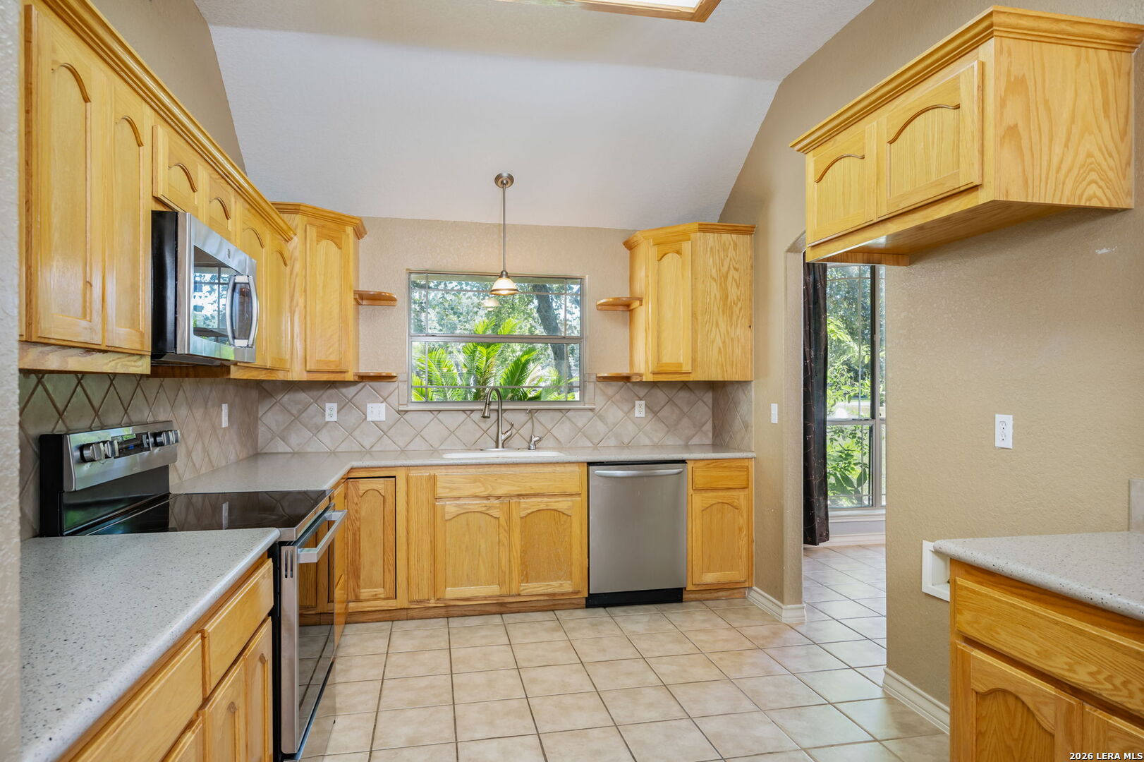 112 Legacy Trace La Vernia TX 78121
