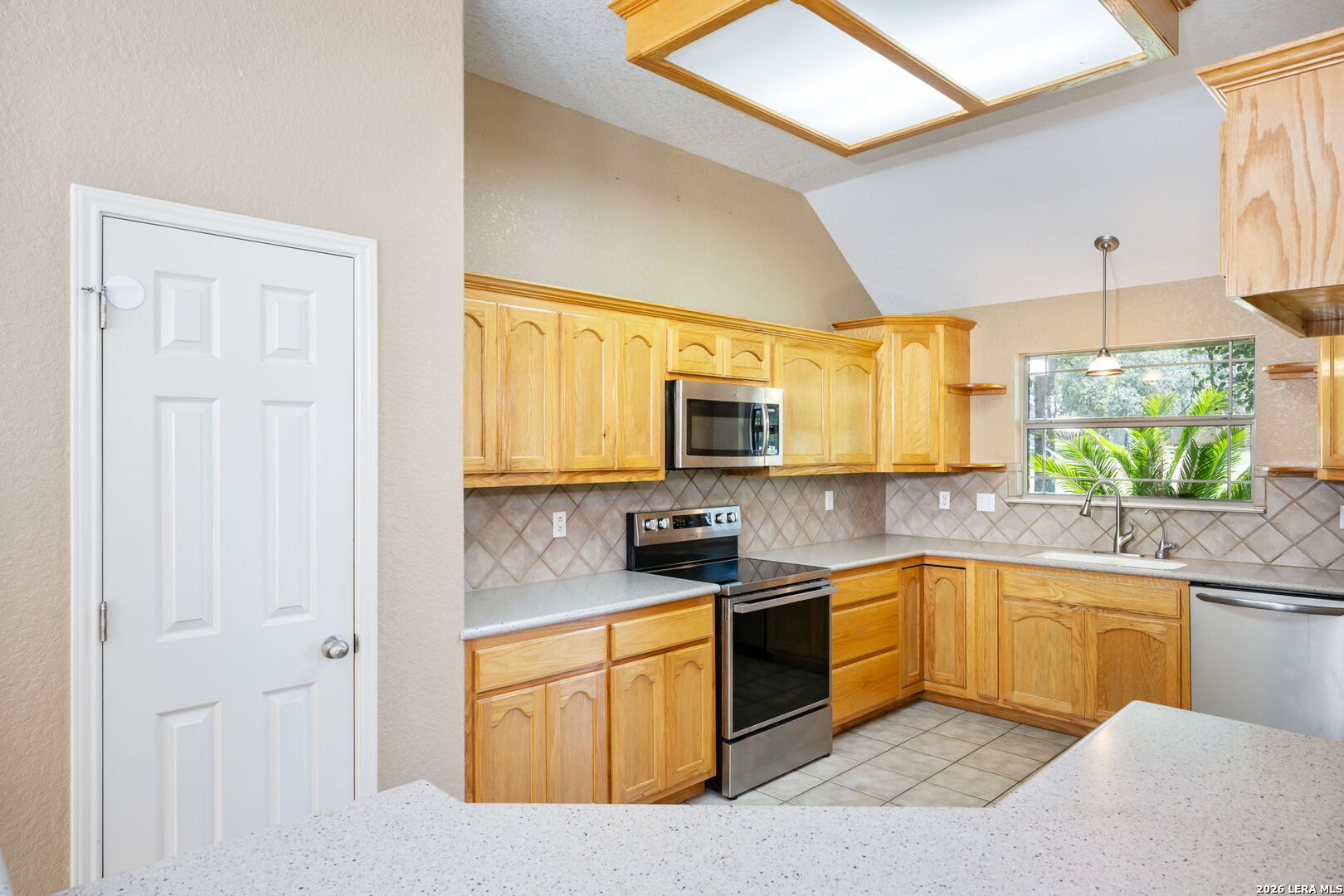 112 Legacy Trace La Vernia TX 78121