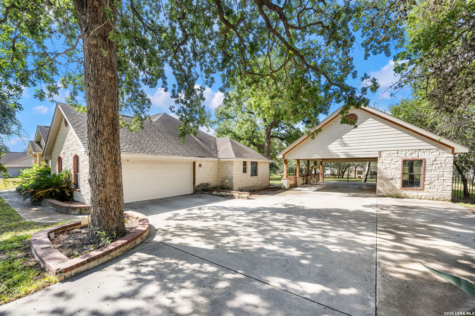 112 Legacy Trace La Vernia TX 78121