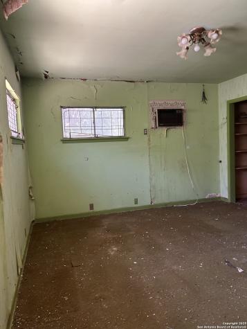 1011 Shadwell San Antonio TX 78228