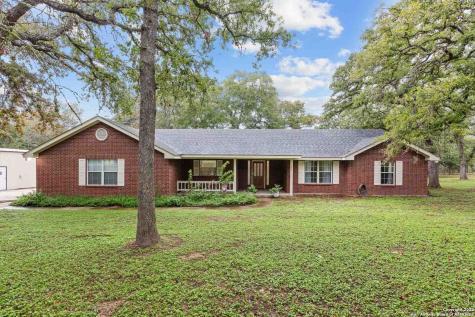 252 Twin Oaks Drive La Vernia TX 78121