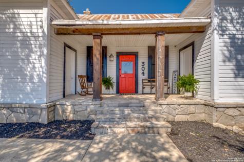 304 Idlewilde Boulevard Comfort TX 78013