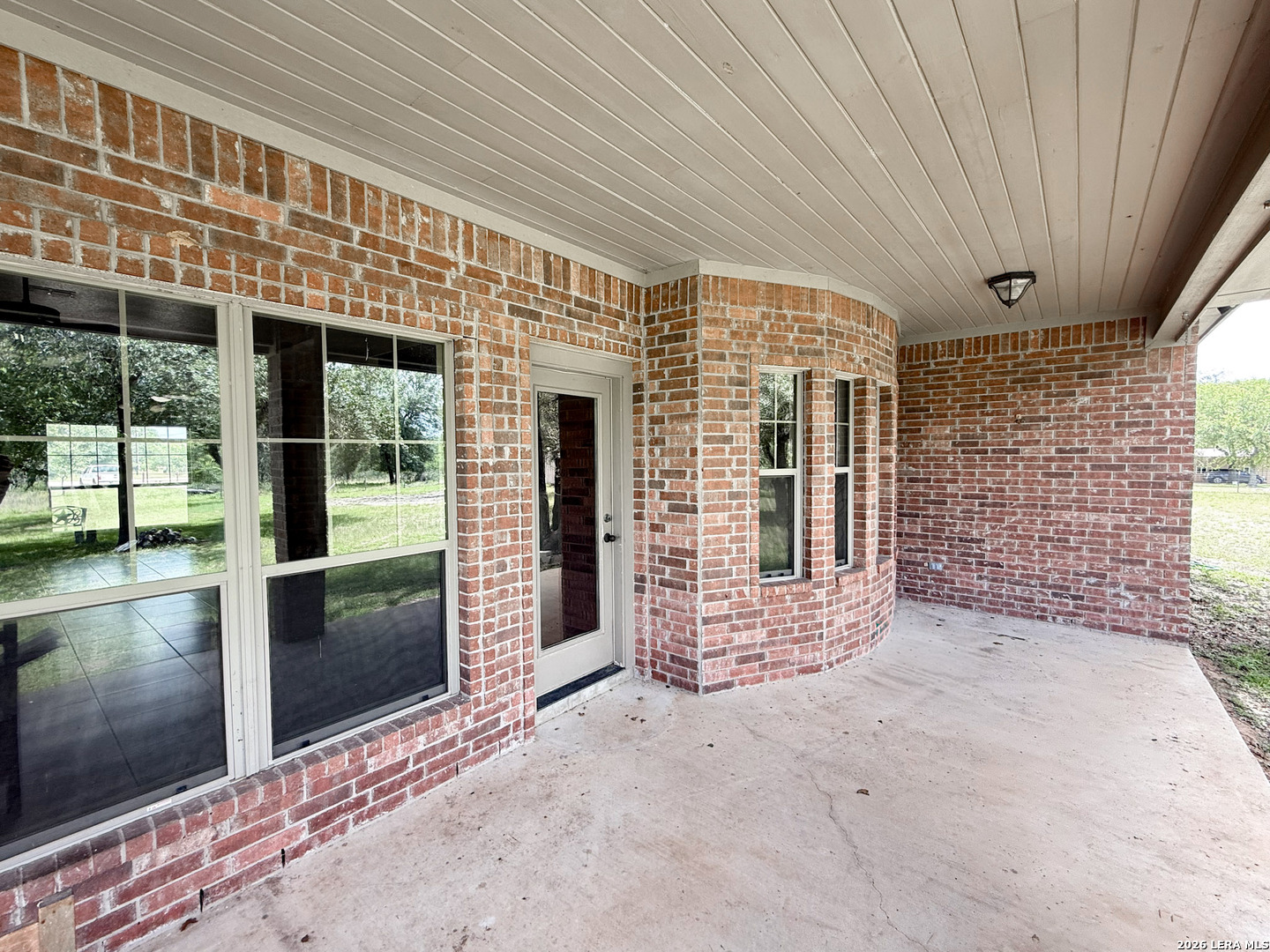 124 County Road 6879 Natalia TX 78059