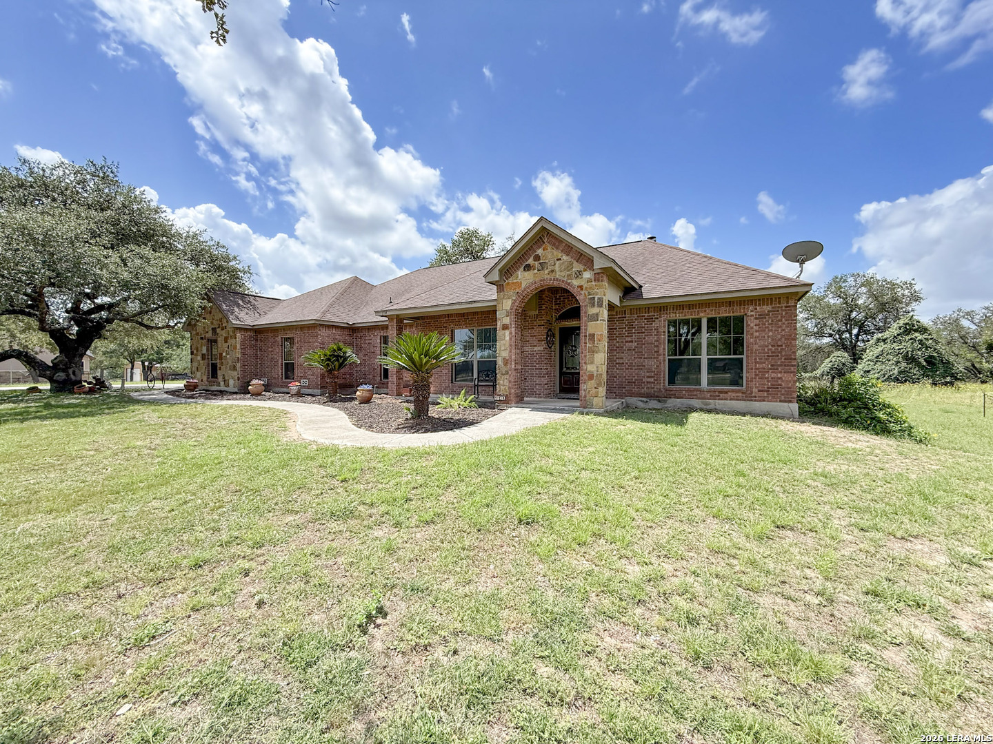 124 County Road 6879 Natalia TX 78059