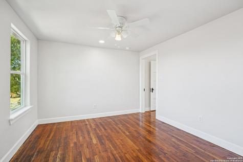 1513 Jefferson Street Kerrville TX 78028