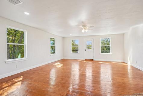 1513 Jefferson Street Kerrville TX 78028