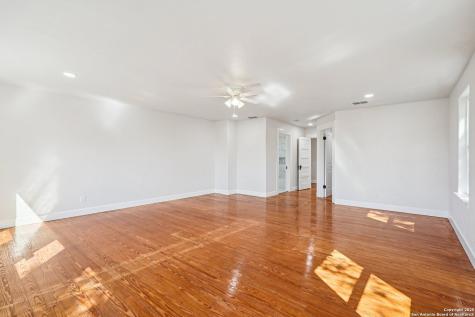 1513 Jefferson Street Kerrville TX 78028