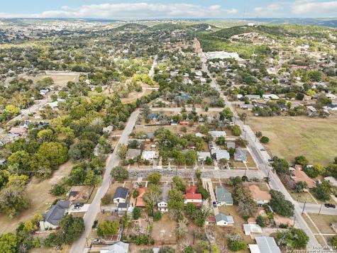 1513 Jefferson Street Kerrville TX 78028