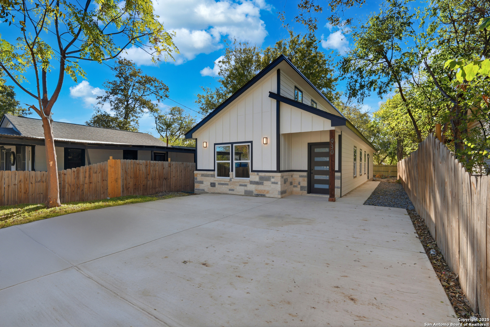 930 Gladstone San Antonio TX 78225