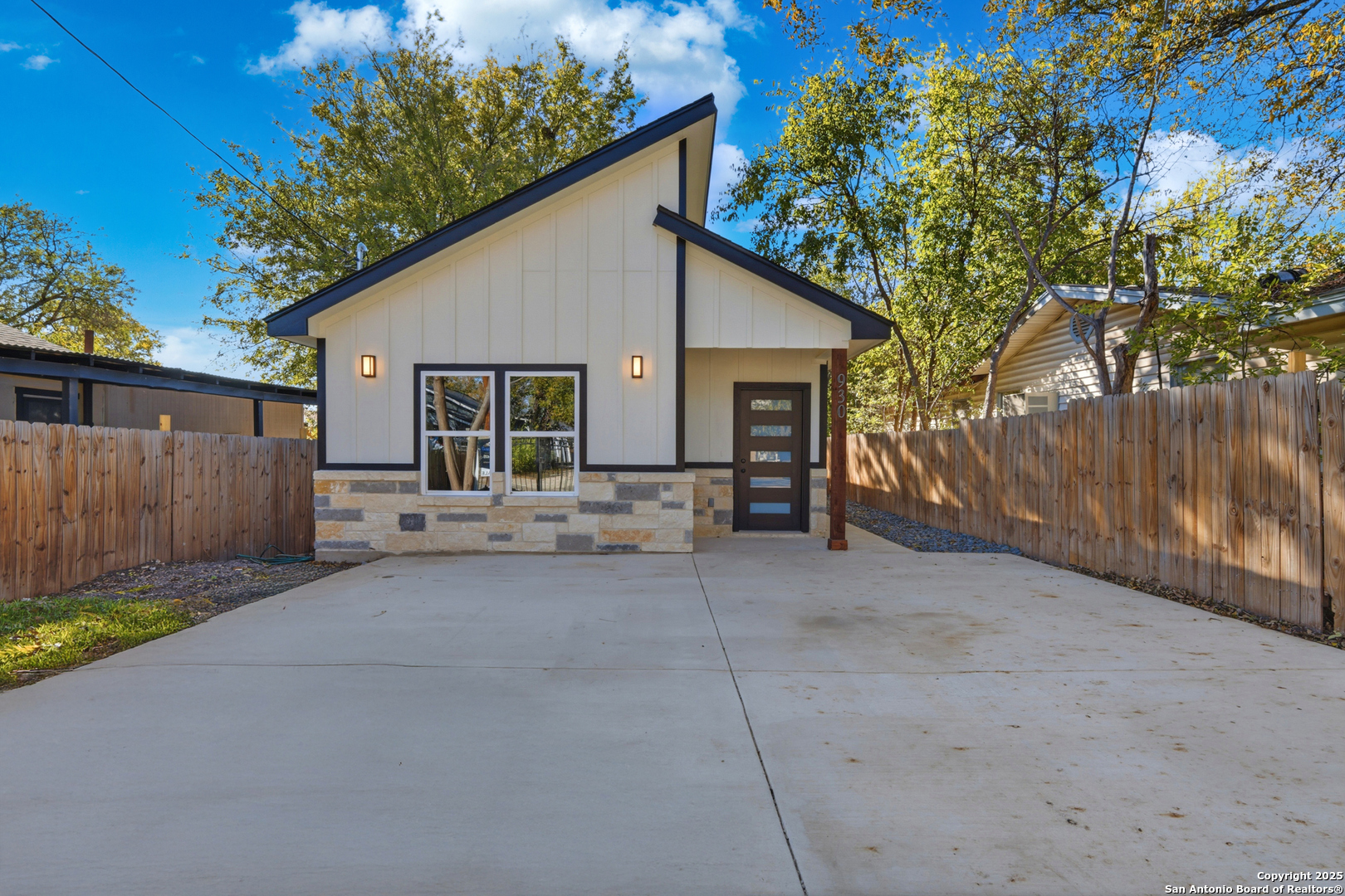 930 Gladstone San Antonio TX 78225