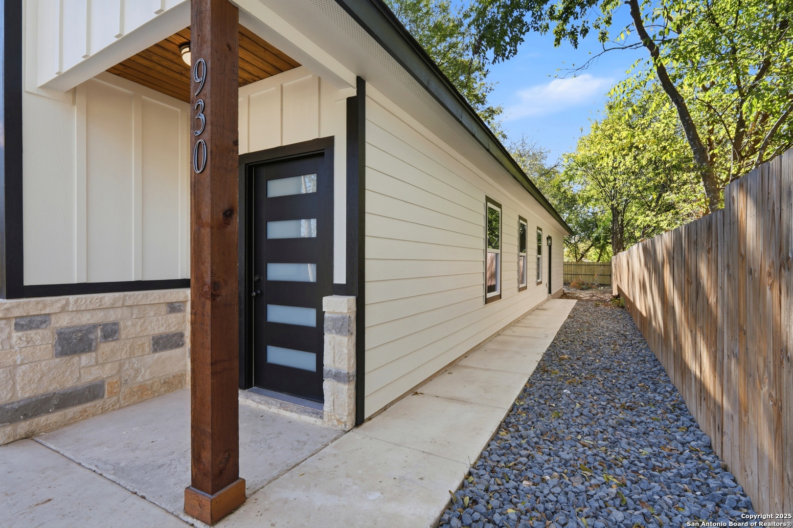 930 Gladstone San Antonio TX 78225