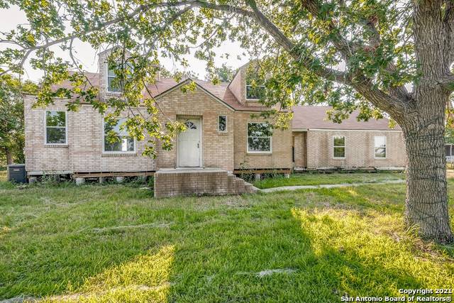 588 Sassman Road Marion TX 78124
