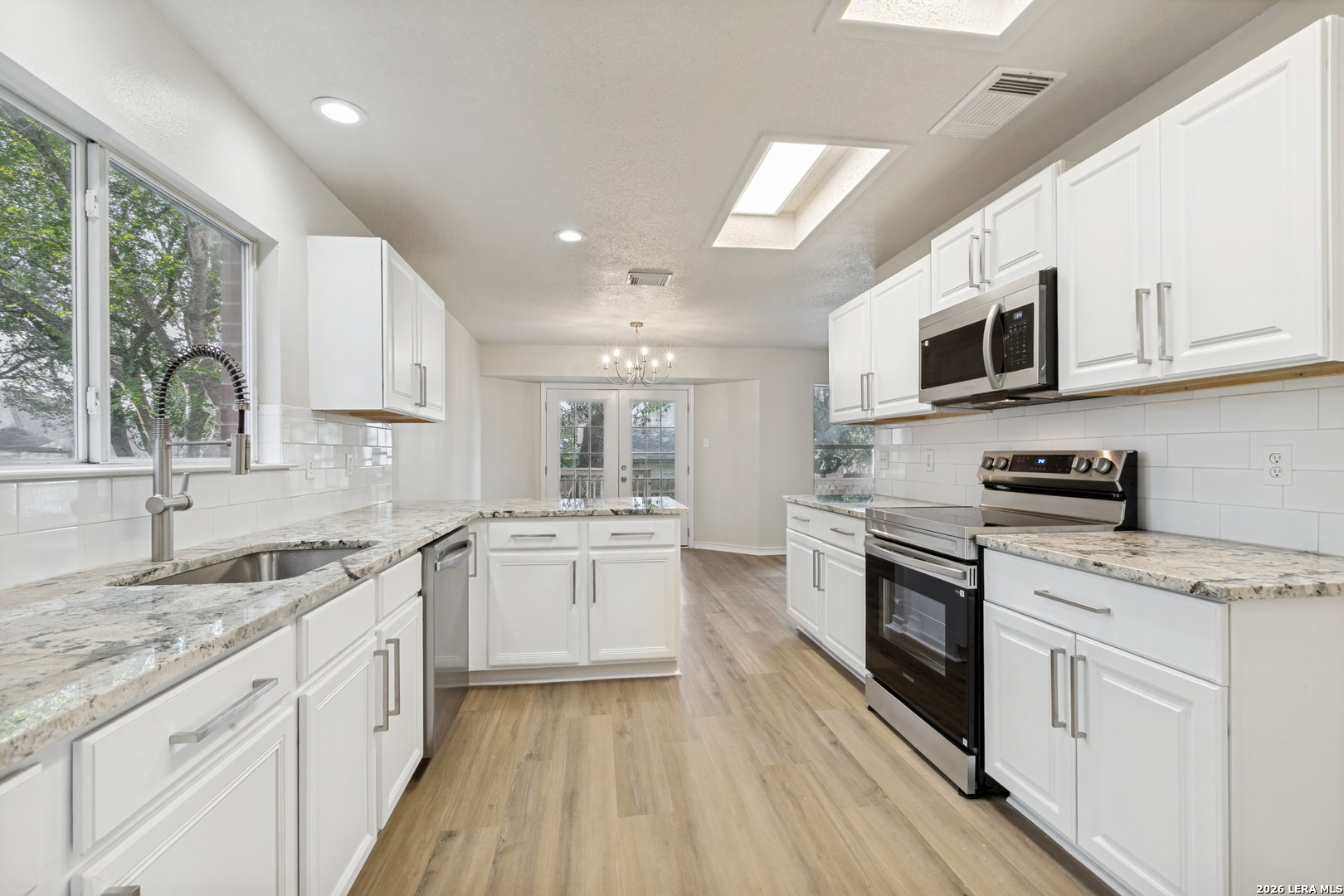 9598 Cantura Crest San Antonio TX 78250