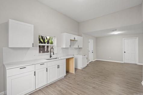 502 Ross Street Kerrville TX 78028