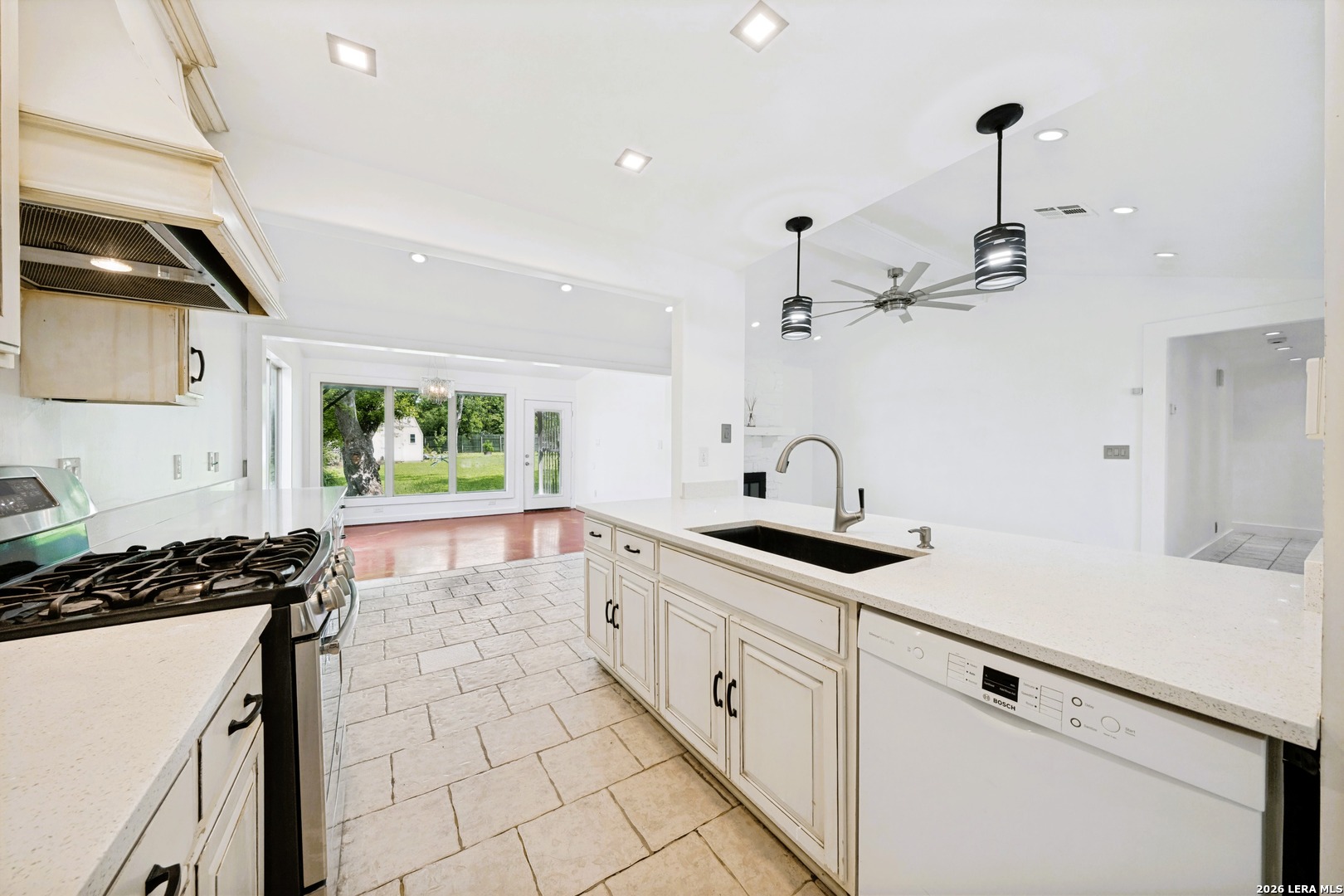 8351 Tuxford San Antonio TX 78239