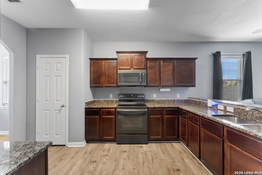 6719 Luckey Tree San Antonio TX 78252
