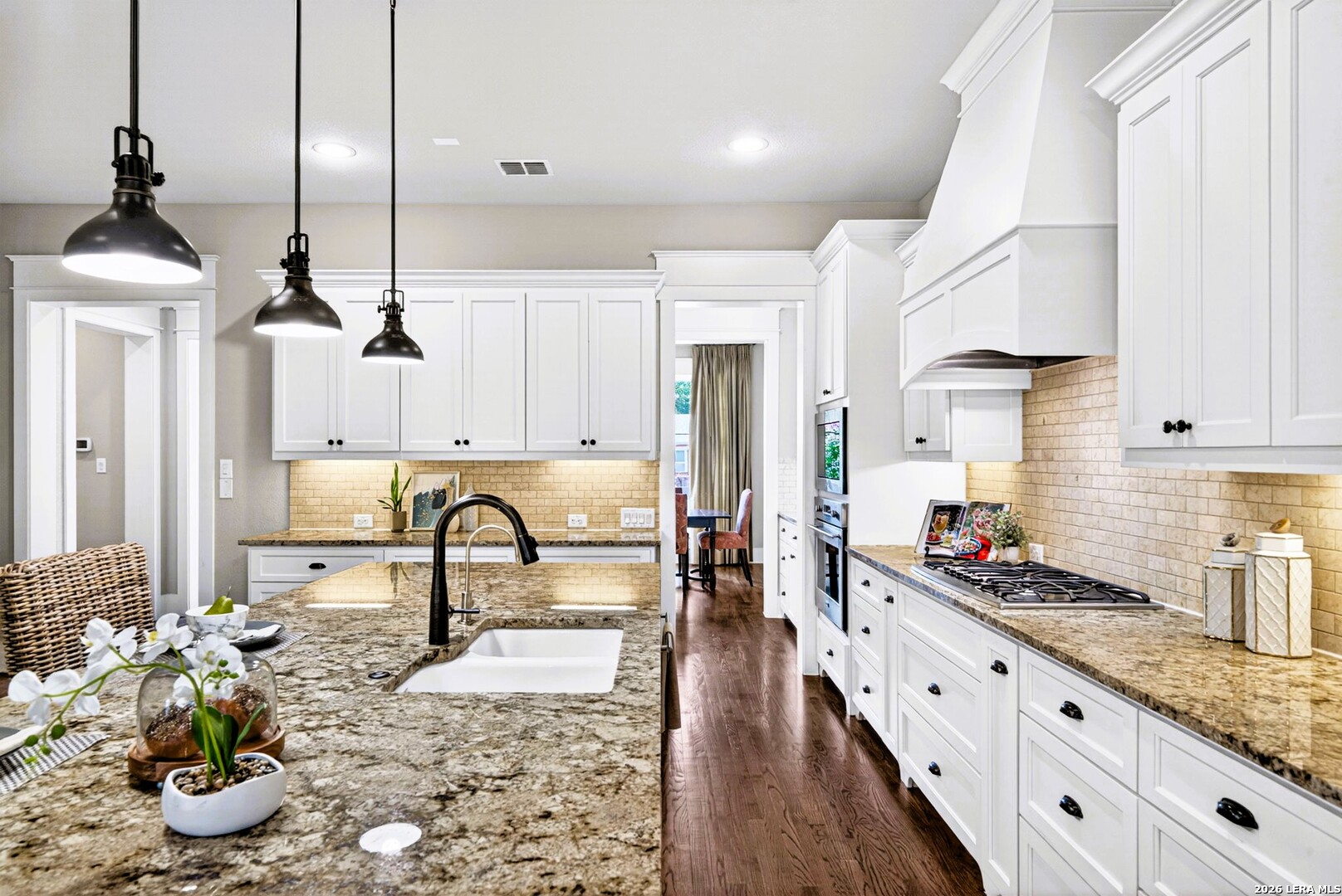 255 Retama Place Alamo Heights TX 78209