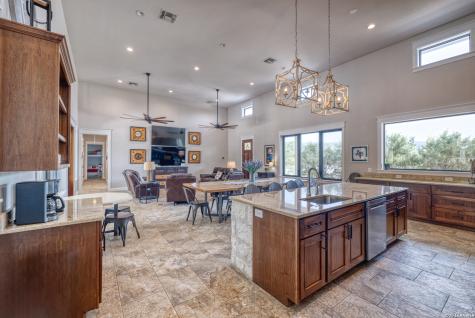 152 Tequila Sunrise Concan TX 78838