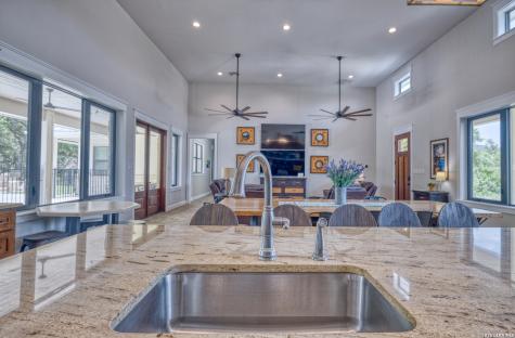 152 Tequila Sunrise Concan TX 78838