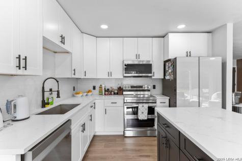 9823 John Rolfe Drive San Antonio TX 78230