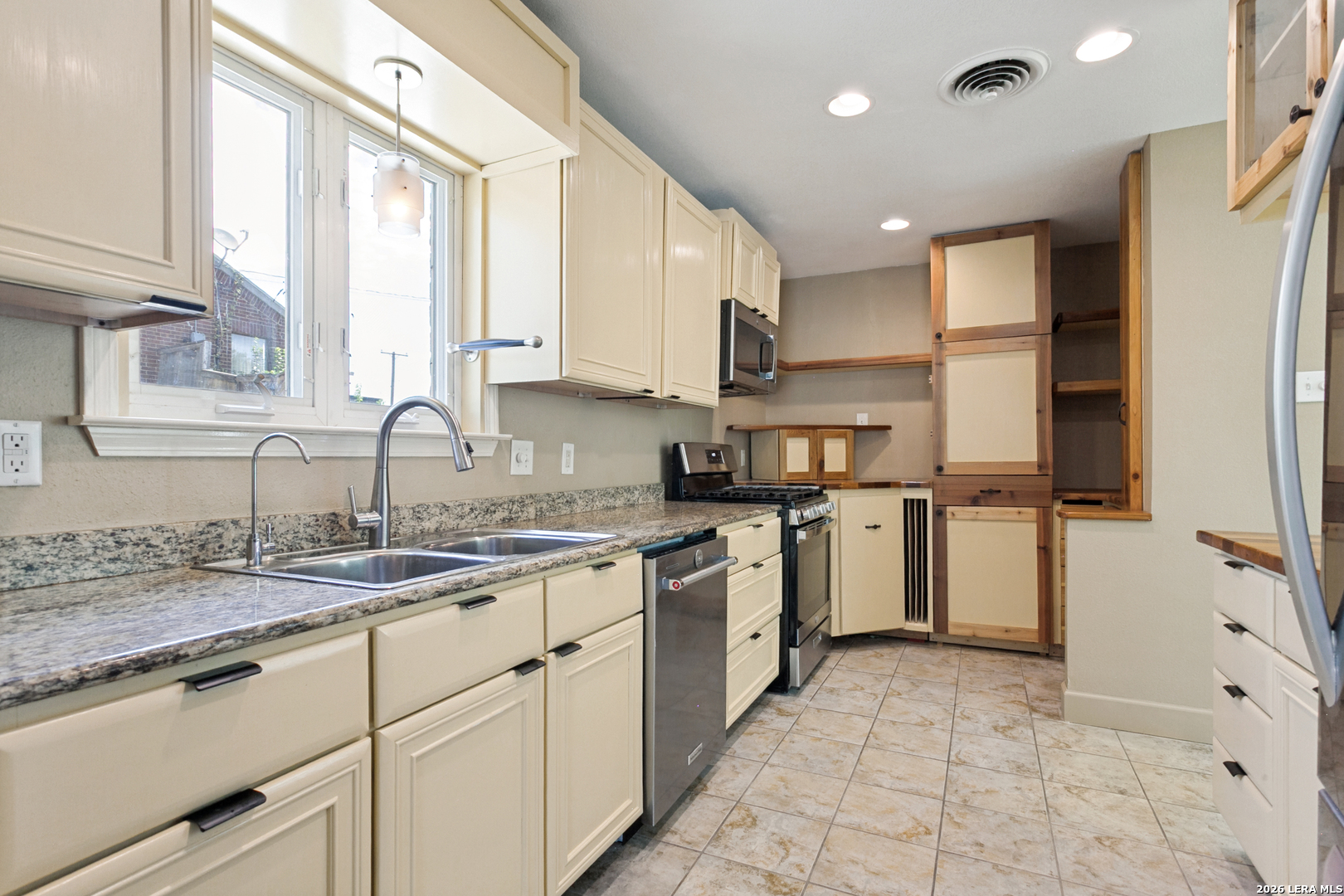 414 E Hathaway Drive San Antonio TX 78209