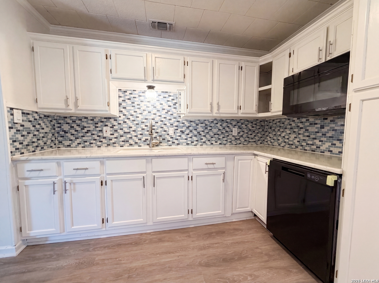 7627 Glen Falls San Antonio TX 78239