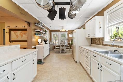 859 Pine Street New Braunfels TX 78130