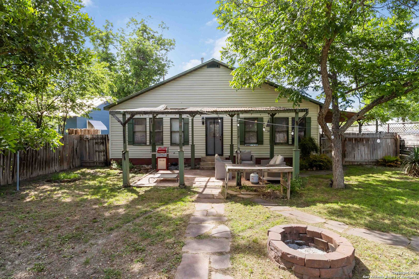 859 Pine Street New Braunfels TX 78130