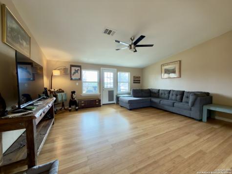 946 Frontier Lane Bandera TX 78003