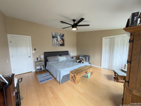 946 Frontier Lane Bandera TX 78003