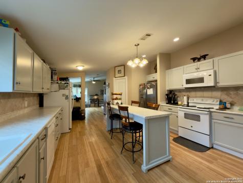 946 Frontier Lane Bandera TX 78003