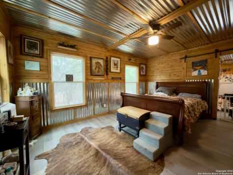 946 Frontier Lane Bandera TX 78003