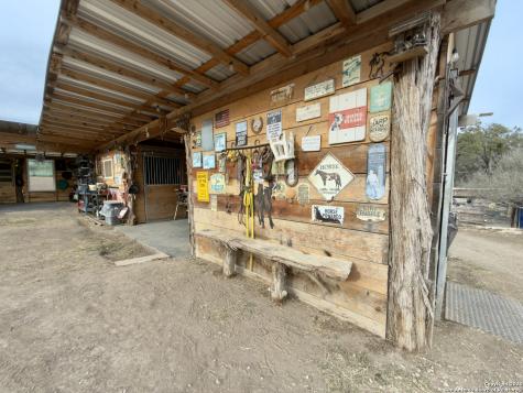 946 Frontier Lane Bandera TX 78003