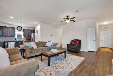 2826 High Castle San Antonio TX 78245