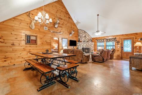 128 Mountain Laurel Concan TX 78838
