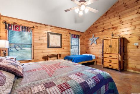 128 Mountain Laurel Concan TX 78838