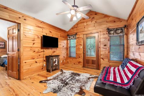 128 Mountain Laurel Concan TX 78838
