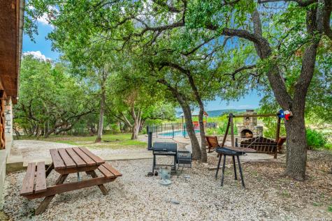 128 Mountain Laurel Concan TX 78838
