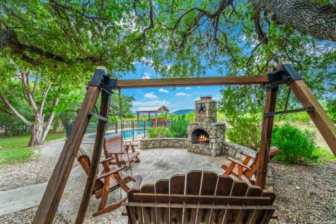 128 Mountain Laurel Concan TX 78838