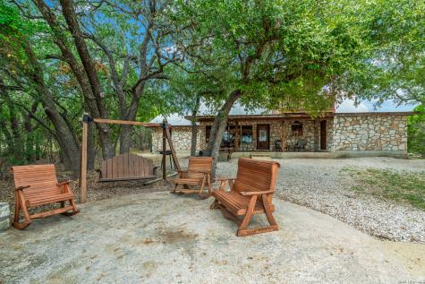 128 Mountain Laurel Concan TX 78838