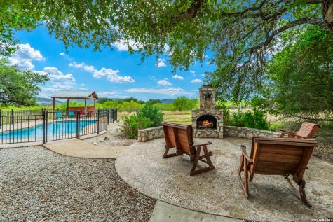 128 Mountain Laurel Concan TX 78838