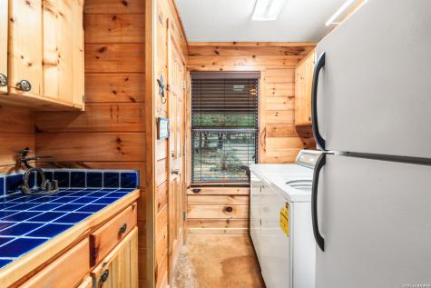 128 Mountain Laurel Concan TX 78838