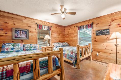 128 Mountain Laurel Concan TX 78838