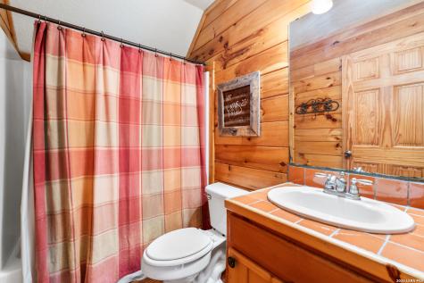 128 Mountain Laurel Concan TX 78838