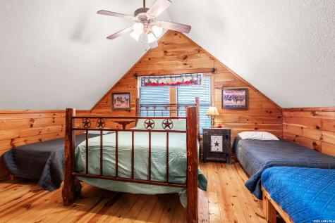 128 Mountain Laurel Concan TX 78838