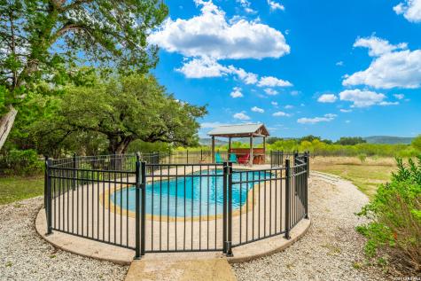 128 Mountain Laurel Concan TX 78838
